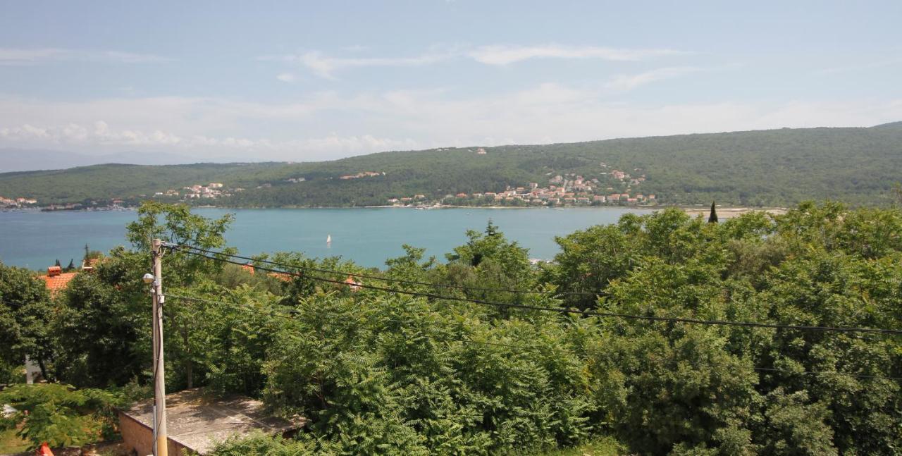 Apartments Klaudija Čižići Екстериор снимка