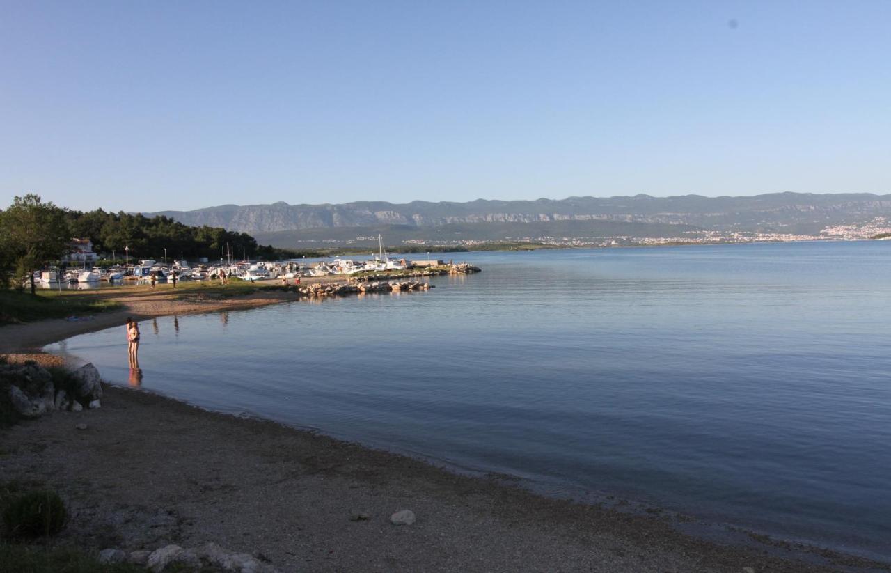 Apartments Klaudija Čižići Екстериор снимка