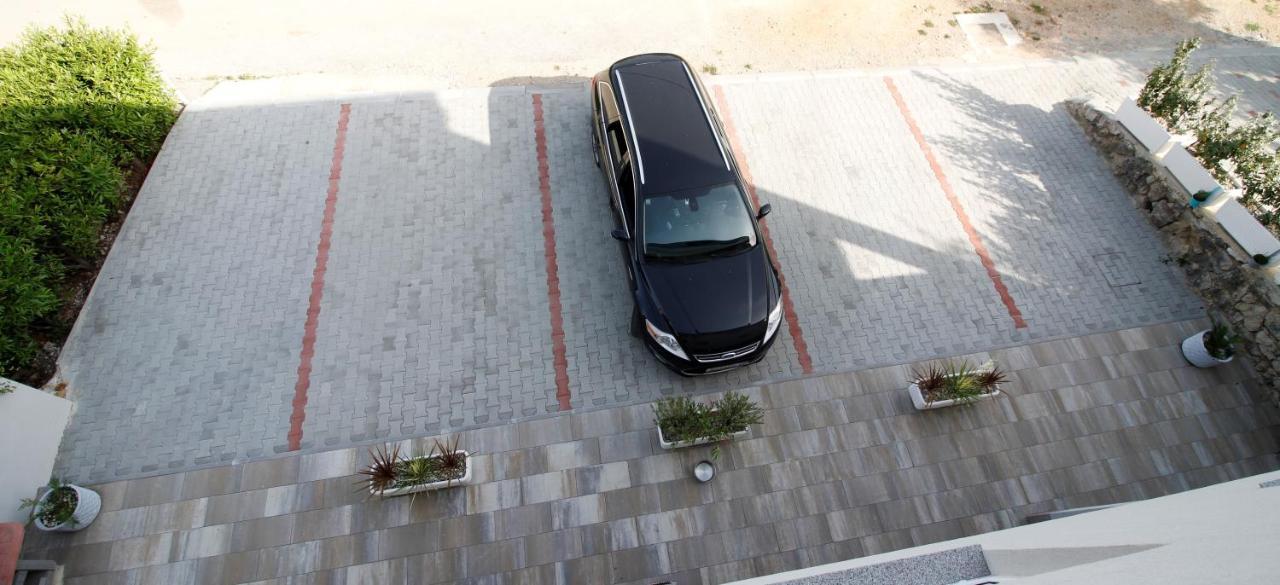 Apartments Klaudija Čižići Екстериор снимка