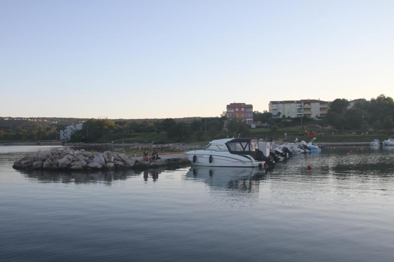 Apartments Klaudija Čižići Екстериор снимка