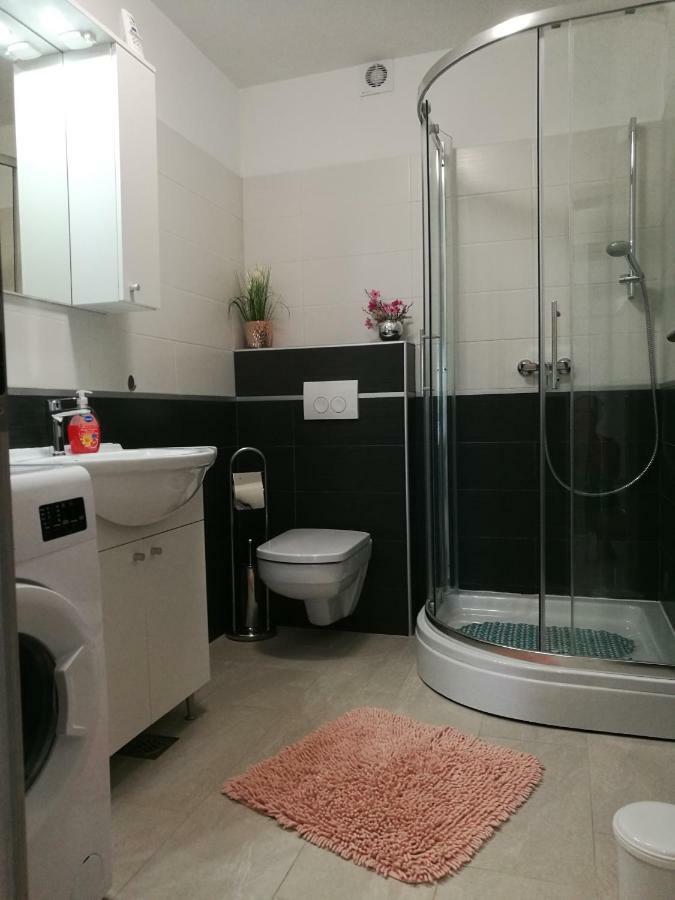 Apartments Klaudija Čižići Екстериор снимка