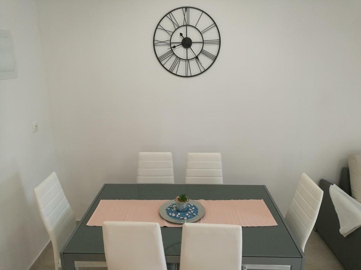 Apartments Klaudija Čižići Екстериор снимка